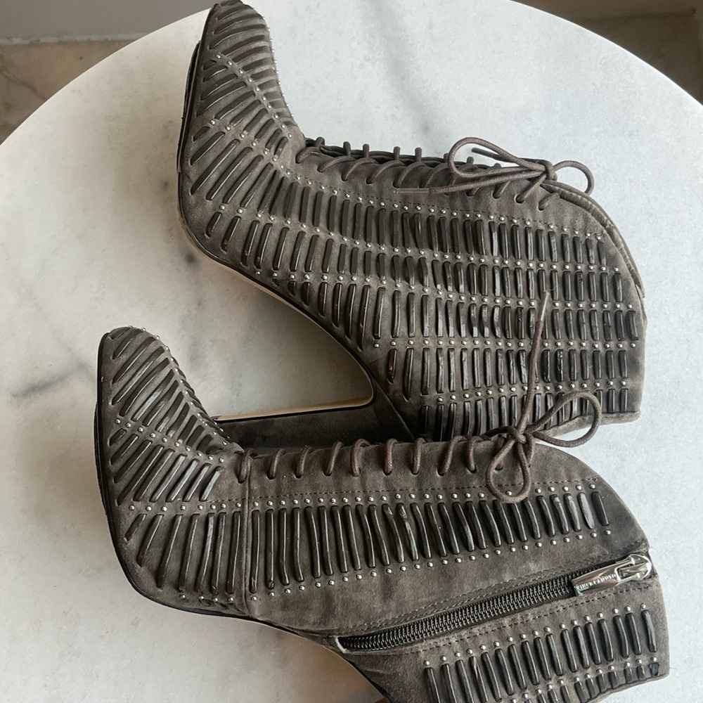 Vince Camuto Women's Megara Ankle Bootie 8.5M Vintage Look - Picture 6 of 16